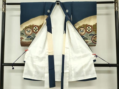 平和屋着物[]お宮参り　男の子　祝着　産着　初着　のしめ　鷹　鷲　器物松文　家紋並べ　金彩　逸品　DABJ3047ea