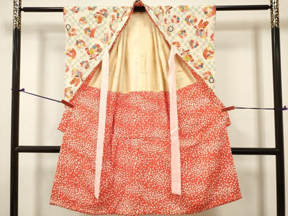 平和屋着物[]アンティーク　大正ロマン　女の子　７歳　祝着　四つ身　こけし　楽器花丸文　金彩　逸品　DABJ3122ea