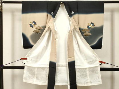 平和屋着物[]お宮参り　男の子　祝着　産着　初着　のしめ　龍　兜　器物松文　暈し染め　金彩　逸品　DABJ3136ea