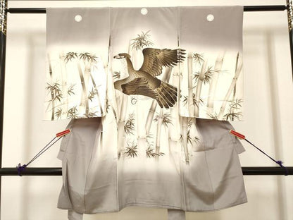 平和屋着物[]お宮参り　男の子　祝着　産着　初着　のしめ　手描き　鷹　鷲　竹林　金彩　逸品　DABJ3291ea