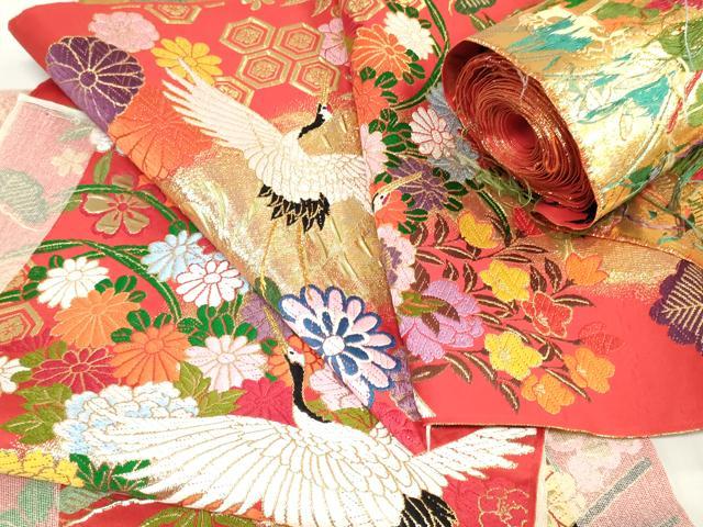 平和屋着物▼打掛　解き反物　唐織　御所車飛鶴花文　金糸　端切れ　ハギレ　リメイク生地　逸品　DABJ4521zy
