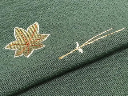 平和屋着物▼付下げ　反物　着尺　駒刺繍　総刺繍　草花松葉文　金糸　上代29万円　逸品　未使用　DABJ4650zy