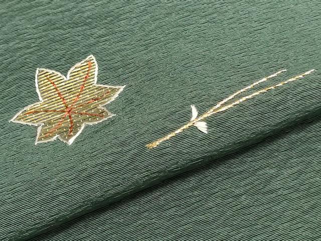 平和屋着物▼付下げ　反物　着尺　駒刺繍　総刺繍　草花松葉文　金糸　上代29万円　逸品　未使用　DABJ4650zy