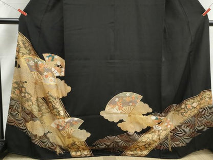 平和屋着物■豪華黒留袖　駒刺繍　宝尽くし扇面花文　金彩　正絹　逸品　DABJ5218qa