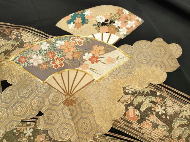 平和屋着物■豪華黒留袖　駒刺繍　宝尽くし扇面花文　金彩　正絹　逸品　DABJ5218qa