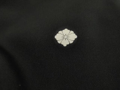 平和屋着物■豪華黒留袖　駒刺繍　宝尽くし扇面花文　金彩　正絹　逸品　DABJ5218qa
