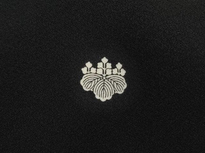 平和屋着物■豪華黒留袖　流水裏菊文　金彩　正絹　逸品　DABJ5277qa