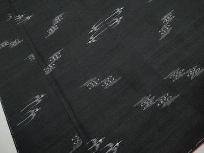 平和屋着物■上質な紬　燕絣　黒地　正絹　逸品　未使用　DABJ5481qa