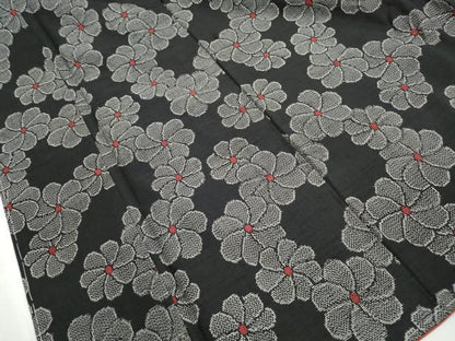 平和屋着物■上質な紬　舞花文　黒地　正絹　逸品　DABJ5502qa