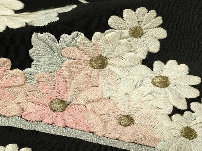 平和屋着物■豪華黒留袖　駒刺繍　桐　菊芝文　銀彩　正絹　逸品　DABJ5543qp