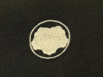 平和屋着物■豪華黒留袖　駒刺繍　地紙吉祥花文　牡丹　金彩　三越扱い　正絹　逸品　DABJ5552qp