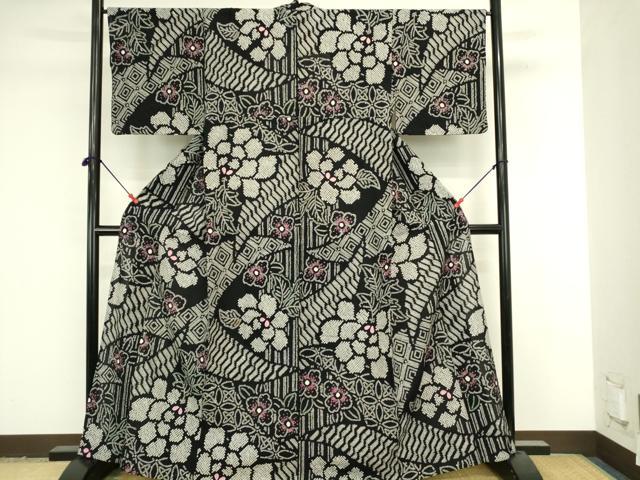 平和屋着物∴夏物　浴衣　有松鳴海絞り　吉祥花文　黒地　綿　逸品　DABJ5609qp