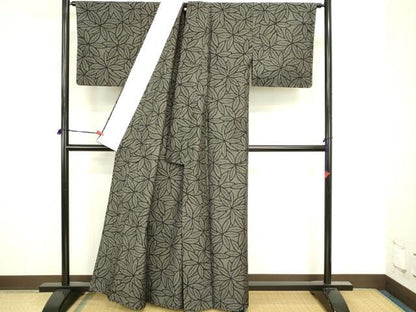 平和屋着物▽本場大島紬　薩摩結城　単衣　舞花文　黒地　正絹　逸品　DABJ6041sf