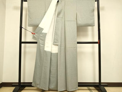 平和屋着物●上質な色無地　作家物　草木染　霞地紋　鼠色　正絹　逸品　DABJ6707du