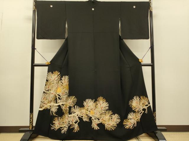 平和屋着物●豪華黒留袖　駒刺繍　松ぼっくり　金彩　正絹　逸品　DABJ6930du