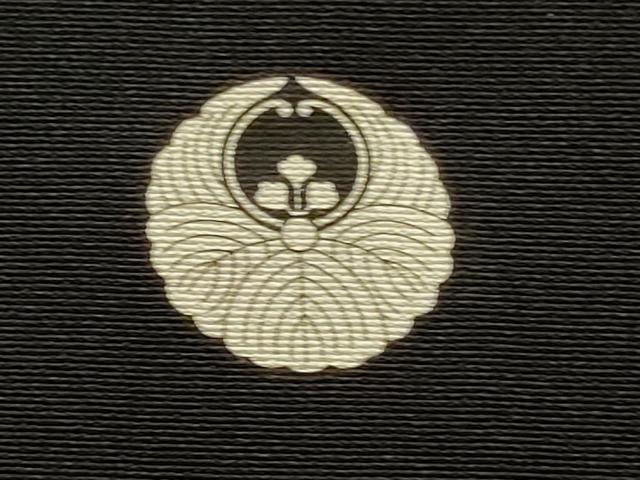 平和屋着物●豪華黒留袖　駒刺繍　松ぼっくり　金彩　正絹　逸品　DABJ6930du