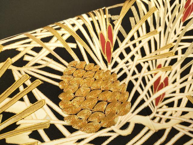 平和屋着物●豪華黒留袖　駒刺繍　松ぼっくり　金彩　正絹　逸品　DABJ6930du