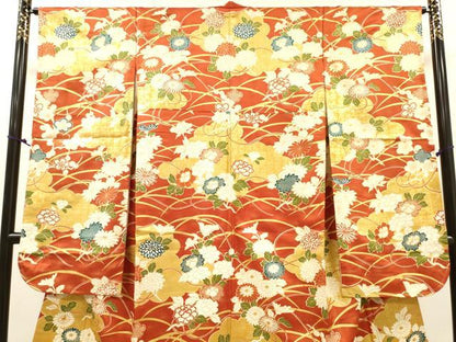 平和屋着物▼豪華振袖　駒刺繍　雲取り花文　金彩　金通し地　正絹　逸品　DABJ7770fe