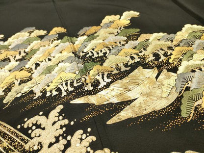 平和屋着物▼豪華黒留袖　作家物　駒刺繍　渡り舟立波松文　金彩　正絹　逸品　DABJ7779fe