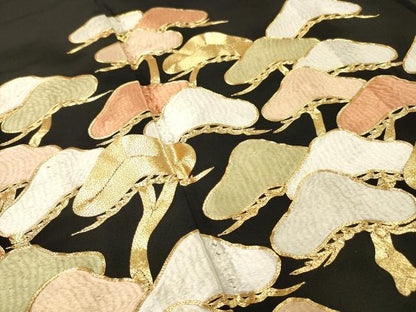 平和屋着物▼豪華黒留袖　駒刺繍　総刺繍　松　金糸　正絹　逸品　DABJ7780fe