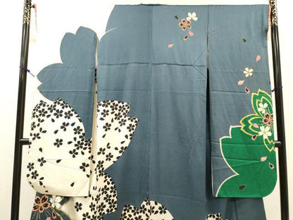 平和屋着物●豪華振袖　駒刺繍　舞桜　金彩　正絹　逸品　DABJ7849fe