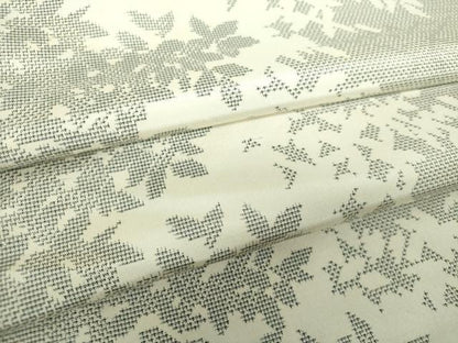 平和屋着物●本場大島紬　白大島　9マルキ　草葉シルエット　正絹　逸品　DABJ8437ps