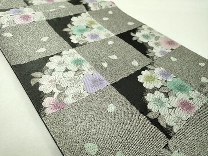 平和屋着物▼六通柄袋帯　市松舞桜　銀糸　正絹　逸品　DABJ8793ps