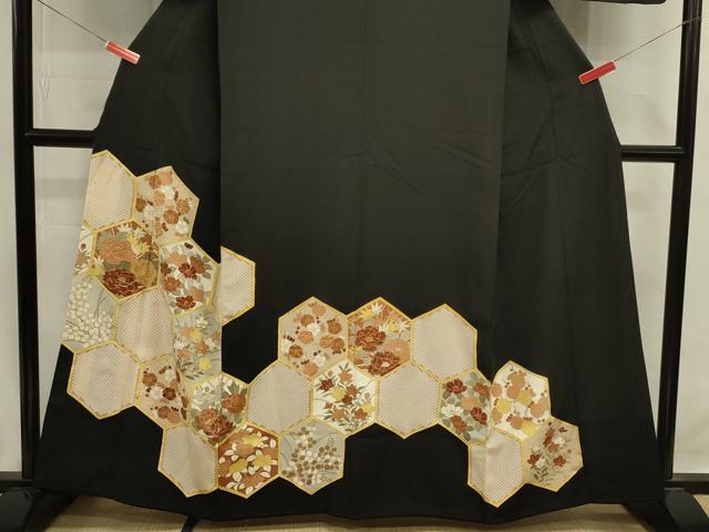 平和屋着物■豪華黒留袖　駒刺繍　亀甲花文　枝梅　金彩　正絹　逸品　DABJ9024ya