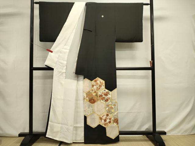 平和屋着物■豪華黒留袖　駒刺繍　亀甲花文　枝梅　金彩　正絹　逸品　DABJ9024ya