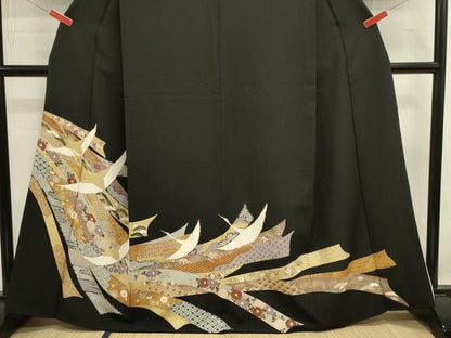 平和屋着物■豪華黒留袖　駒刺繍　飛鶴花松熨斗文　金彩　正絹　逸品　DABJ9037ya