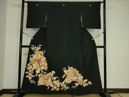 平和屋着物■豪華黒留袖　駒刺繍　檜扇吉祥花文　菊　金彩　正絹　逸品　DABJ9067ya