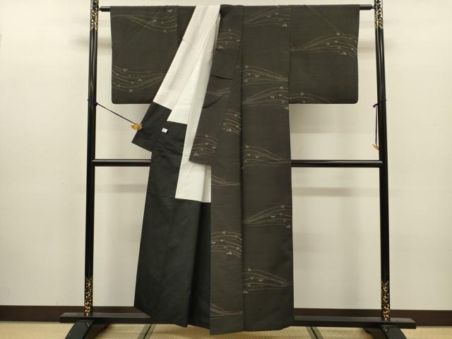平和屋着物■上質な紬　流水文　跳び兎　黒地　正絹　逸品　DABJ9173ya