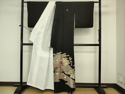 平和屋着物■豪華黒留袖　駒刺繍　地紙御所車花松文　金彩　正絹　逸品　DABJ9262ya