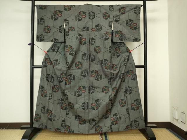 平和屋着物■本場大島紬　7マルキ　亀甲花文　正絹　逸品　DABJ9282ya