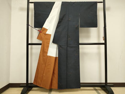 平和屋着物■本場大島紬　9マルキ　唐草文様　正絹　逸品　未使用　DABJ9295ya
