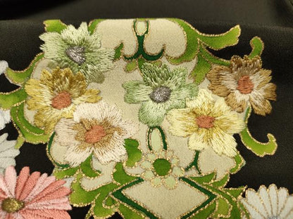 平和屋着物■豪華黒留袖　駒刺繍　草花文　菊　金彩　正絹　逸品　DABJ9303ya