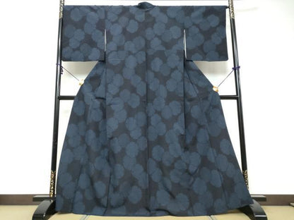 平和屋着物●本塩沢　90亀甲　雪輪文　正絹　逸品　DABK0038ud
