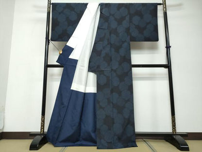 平和屋着物●本塩沢　90亀甲　雪輪文　正絹　逸品　DABK0038ud