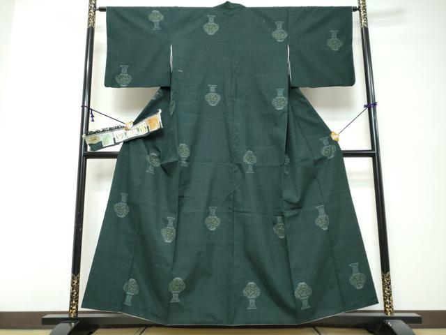 平和屋着物●本場結城紬　重要無形文化財　100亀甲　陶器文　証紙付き　正絹　逸品　DABK0207ud