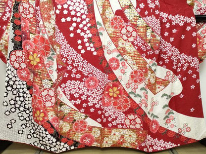 平和屋着物●豪華振袖　駒刺繍　熨斗草花文　金彩　正絹　逸品　DABK0238ud