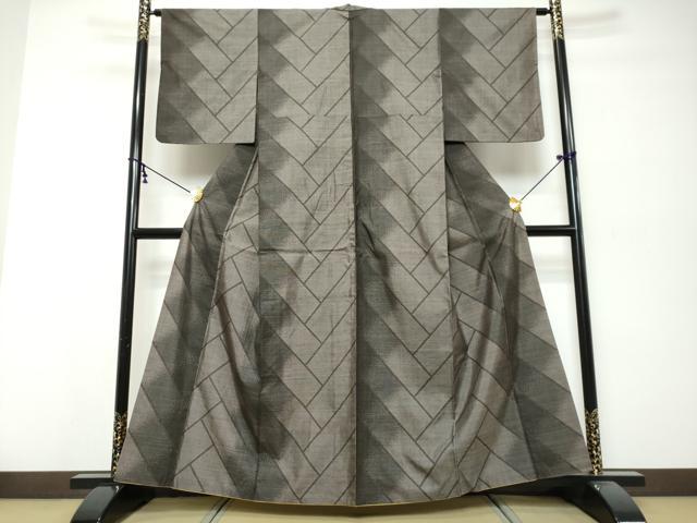 平和屋着物●本場大島紬　9マルキ　変わり格子文　正絹　逸品　DABK0284ud