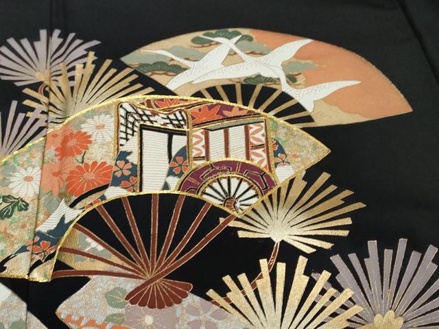 平和屋着物●豪華黒留袖　駒刺繍　扇面飛鶴御所車草花文　金彩　正絹　逸品　DABK0405ud