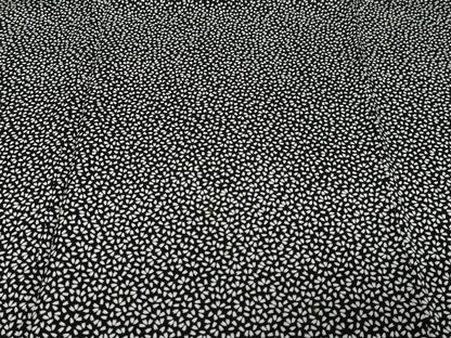 平和屋着物●訪問着　作家物　舞桜文　黒地　三越扱い　正絹　逸品　DABK0434ud