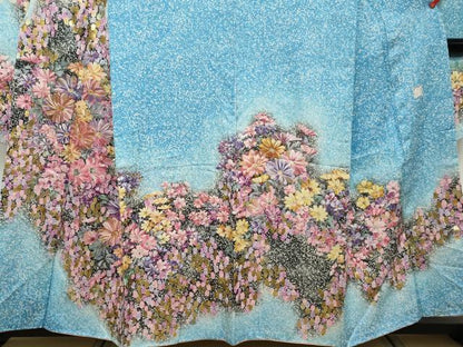 平和屋着物●紫綬褒章　巨匠『岩田専太郎』　振袖　駒刺繍　草花文　暈し染め　金彩　正絹　逸品　DABK0718ud