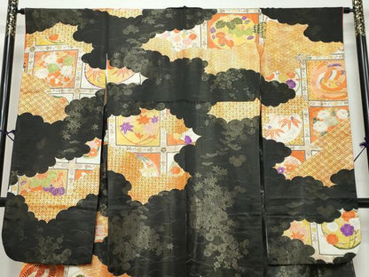 平和屋着物●豪華振袖　花鳥丸文　黒地　金彩　金通し地　正絹　逸品　DABK0751ud
