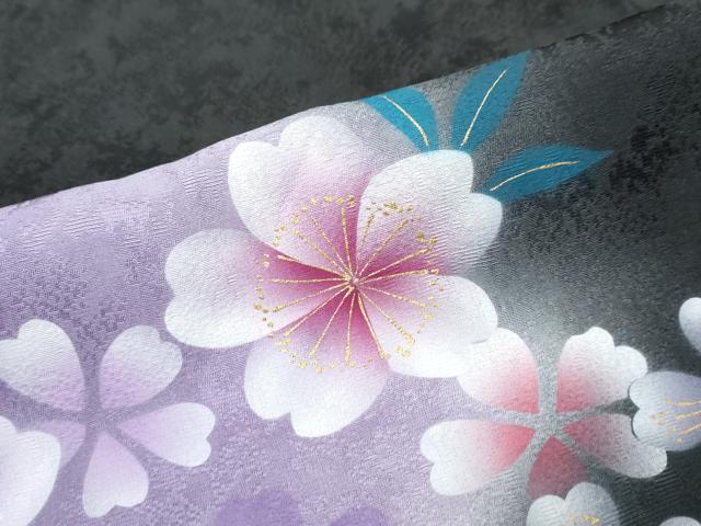 平和屋着物●豪華振袖　舞花文　暈し染め　黒地　金彩　正絹　逸品　DABK0773ud