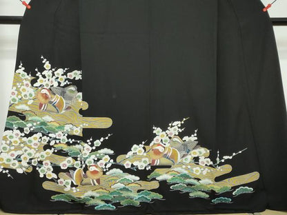 平和屋着物●豪華黒留袖　鴛鴦草花文　金銀彩　正絹　逸品　DABK0803ud