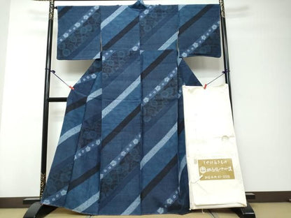 平和屋着物●伝統工芸士　七代目　吉澤与市　小紋　草花文　たとう紙付き　正絹　逸品　未使用　DABK0944ud