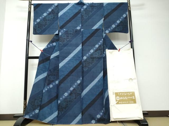 平和屋着物●伝統工芸士　七代目　吉澤与市　小紋　草花文　たとう紙付き　正絹　逸品　未使用　DABK0944ud
