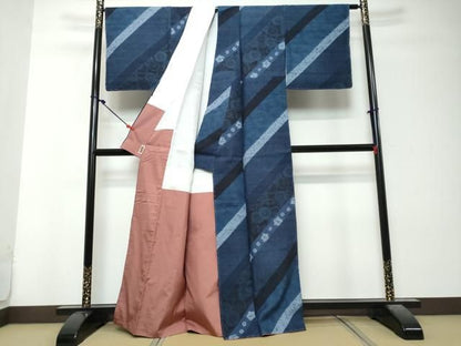 平和屋着物●伝統工芸士　七代目　吉澤与市　小紋　草花文　たとう紙付き　正絹　逸品　未使用　DABK0944ud
